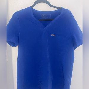 Royal blue used Figs scrub set .Top is medium and bottoms are petite small